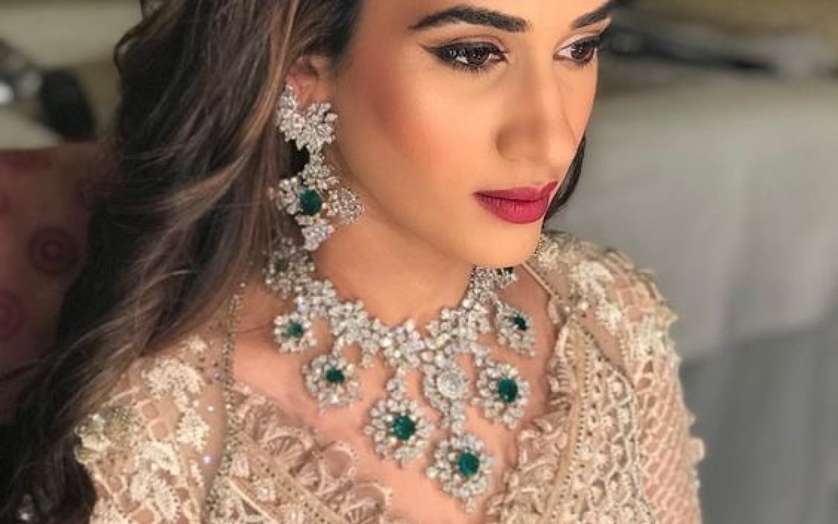 Bridal Bling: Forever Bride, A Guide To Selecting The Perfect Wedding Ring And Neckpiece